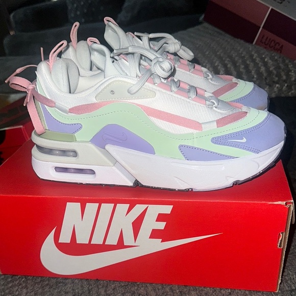 Nike Air Max Furyosa Pastel - Picture 5 of 9